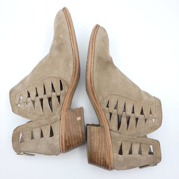 Vince Camuto Peera Cutout Suede Ankle Booties Khaki Size 7.5 - Picture 5 of 14